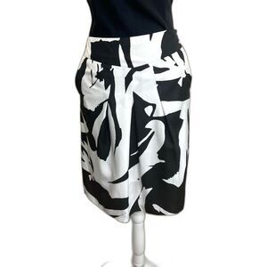 🌼 FINAL PRICE Ann Taylor Petite Black and White Abstract Skirt